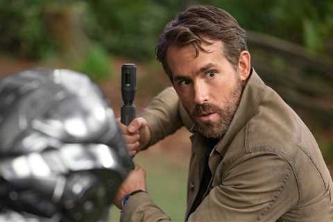 Netflix Shares First Photos of Ryan Reynolds’ New Movie The Adam Project