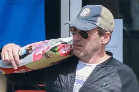 Jon Hamm lifts heavy loads while shopping for dog food