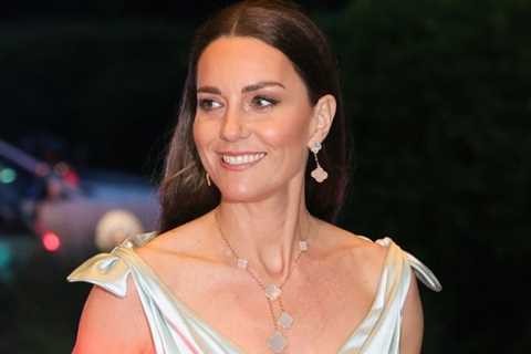 Kate Middleton becomes Cinderella for the final reception during the Caribbean Royal Tour