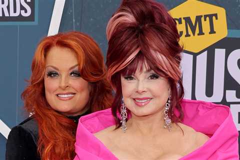 The Country Hall of Fame ceremony will continue after the death of Naomi Judd